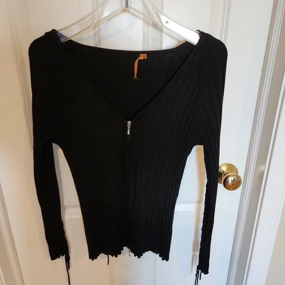 Top - Picture 1 of 1